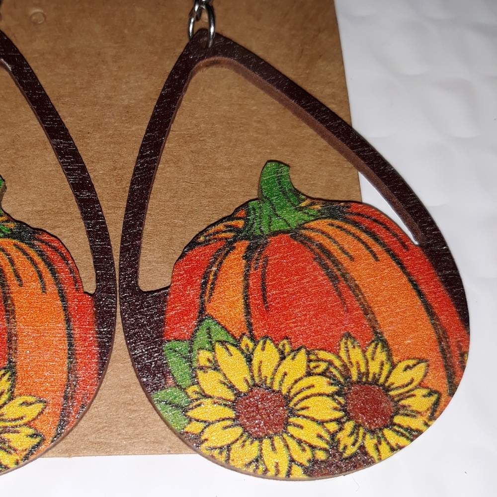 CUTE Pumpkin Fall Harvest Dangle Drop Earrings NEW - Picture 2 of 7